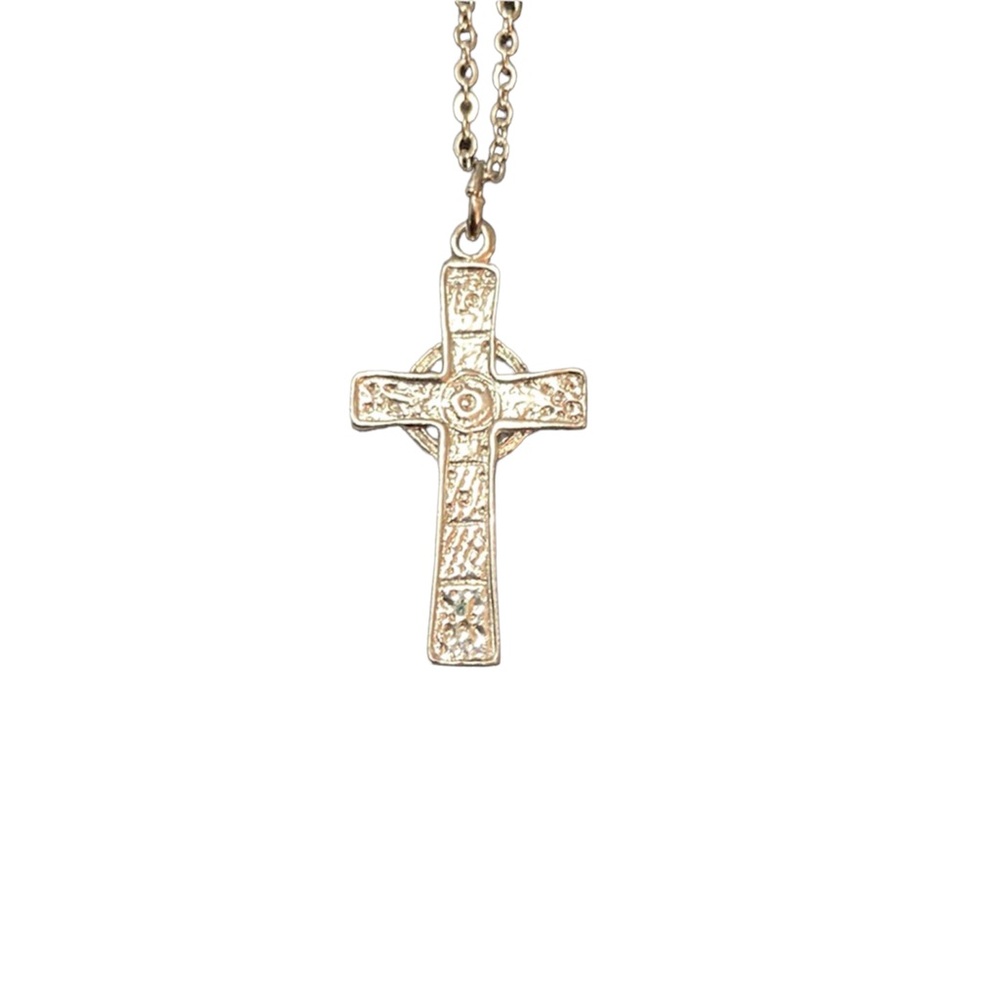 Cross necklace 18” chain